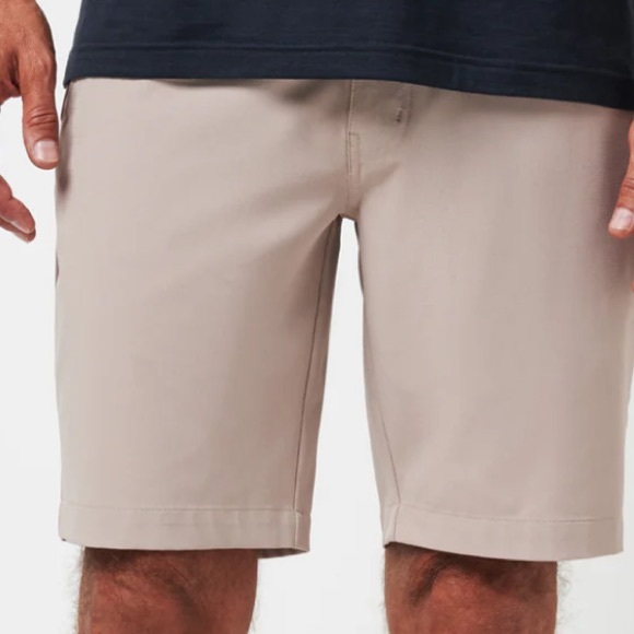 TRAVIS MATHEW SHORTS - Picture 1 of 5